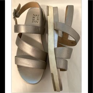 Naturalizer flat sandals women’s sz 8.5W Andrea